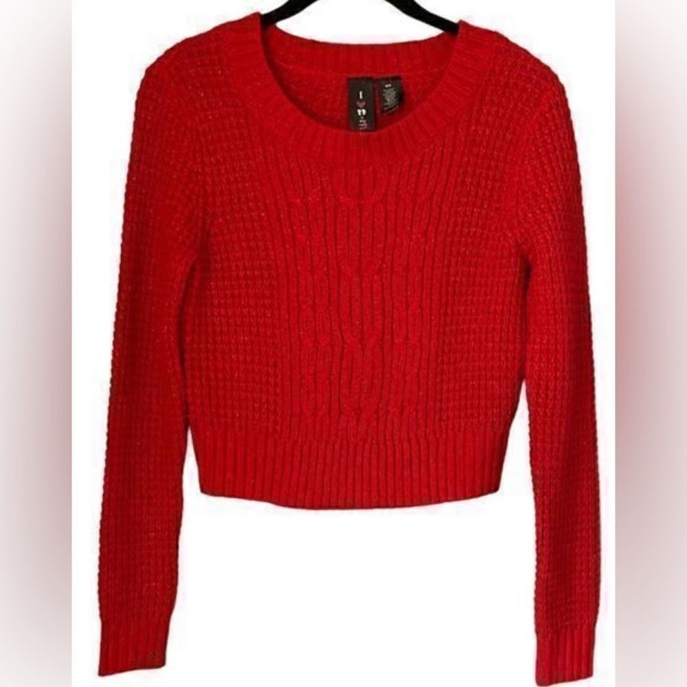 Boy meets girl cropped red sweater pull over with metallic thread size medium￼